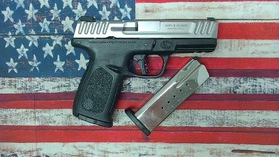 SMITH & WESSON SD40 2.0 40 Smith & Wesson - Image 2 of 9
