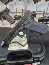 GLOCK G17 V 9MM LUGER (9x19 PARA) - Image 1 of 3