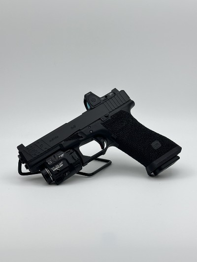 GLOCK 17 9MM LUGER (9x19 PARA) - Image 1 of 7