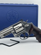 SMITH & WESSON 686-6 HALF LUG .357 MAG - Image 3 of 7