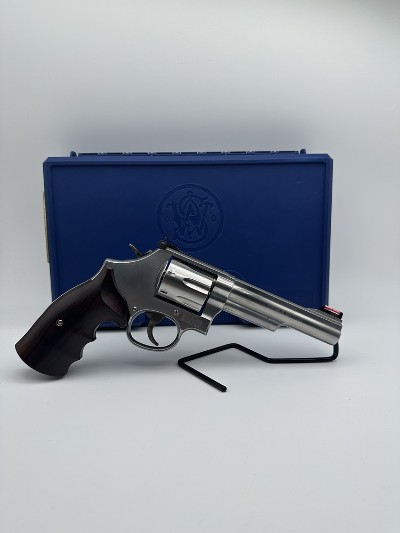 SMITH & WESSON 686-6 HALF LUG .357 MAG - Image 5 of 7