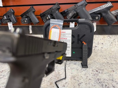 GLOCK G22 GEN5 .40 S&W - Image 5 of 5