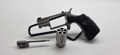 NORTH AMERICAN ARMS PUG .22LR/.22MAG - Image 9 of 11