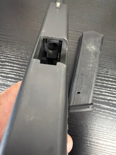 GLOCK G17 GEN 4 9MM LUGER/.40 S&W/10MM/.45 ACP - Image 6 of 6