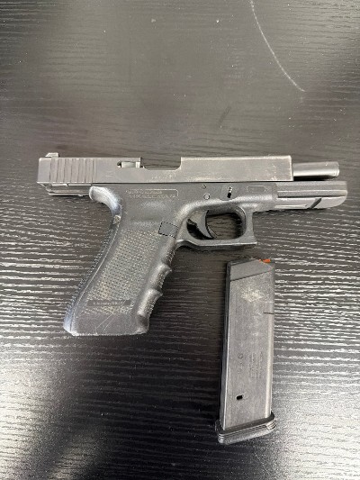 GLOCK G17 GEN 4 9MM LUGER/.40 S&W/10MM/.45 ACP - Image 5 of 6