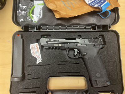 SMITH & WESSON M&P22 Mag .22 WMR - Image 1 of 5