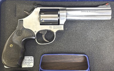 SMITH & WESSON 686-6 .357 MAG - Image 2 of 8