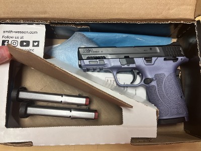SMITH & WESSON M&P9 EZ 9MM LUGER (9x19 PARA) - Image 1 of 5