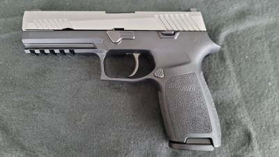 SIG SAUER P320 FULL SIZE 9MM LUGER (9x19 PARA) - Image 1 of 2