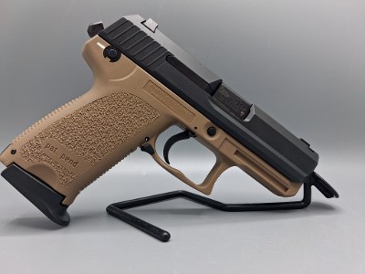 HECKLER & KOCH USP COMPACT V1 .40 S&W - Image 6 of 9
