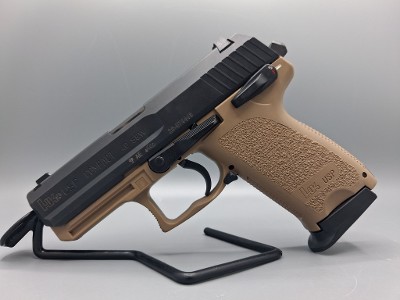 HECKLER & KOCH USP COMPACT V1 .40 S&W - Image 2 of 9