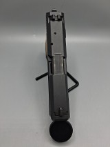 HECKLER & KOCH USP COMPACT V1 .40 S&W - Image 7 of 9