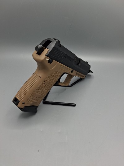 HECKLER & KOCH USP COMPACT V1 .40 S&W - Image 5 of 9