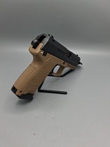 HECKLER & KOCH USP COMPACT V1 .40 S&W - Image 5 of 9