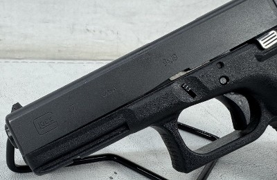 Glock 17 Gen 3 9MM LUGER (9X19 PARA) - Image 4 of 18