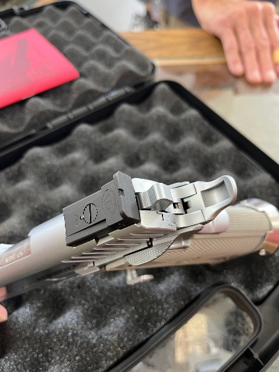 STI INTERNATIONAL 2011Executive .40 S&W - Image 5 of 10