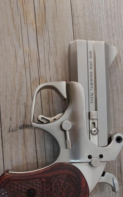 BOND ARMS SNAKE SLAYER .45 colt / .410 - Image 1 of 9
