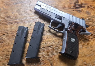 SIG SAUER P226 ELITE 9MM LUGER (9x19 PARA) - Image 1 of 2