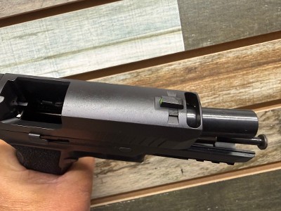 SIG SAUER P320 X-CARRY 10MM - Image 2 of 7