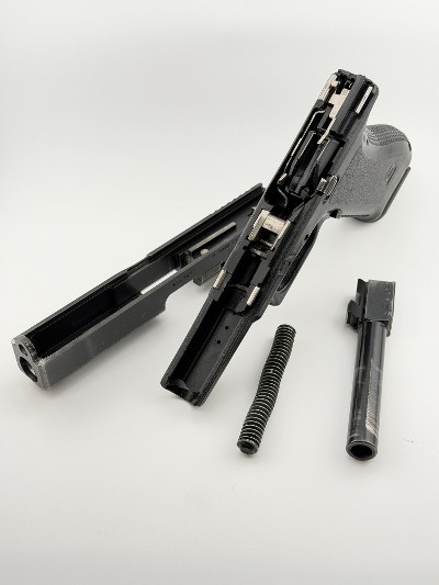 GLOCK 17 9MM LUGER (9x19 PARA) - Image 2 of 8