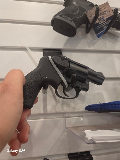 SMITH & WESSON BODYGUARD 2.0 .38 SPL +P - Image 1 of 6