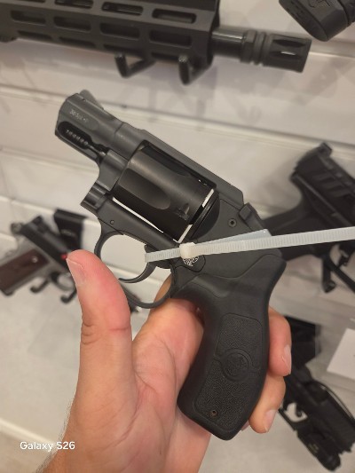 SMITH & WESSON BODYGUARD 2.0 .38 SPL +P - Image 3 of 6