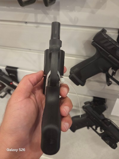 SMITH & WESSON BODYGUARD 2.0 .38 SPL +P - Image 5 of 6