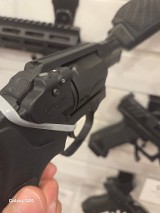 SMITH & WESSON BODYGUARD 2.0 .38 SPL +P - Image 2 of 6