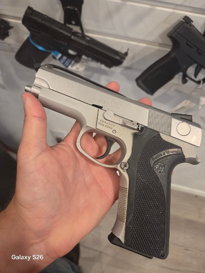 SMITH & WESSON 4043 .40 S&W - Image 3 of 6