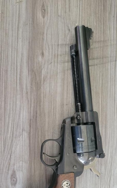RUGER NEW MODEL SINGLE-SIX .22 WMR - Image 2 of 3