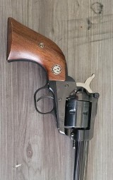 RUGER NEW MODEL SINGLE-SIX .22 WMR - Image 3 of 3