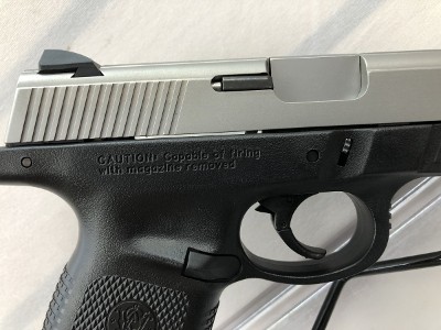 SMITH & WESSON SW40VE .40 S&W - Image 11 of 14