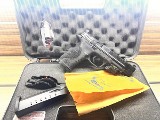 SMITH & WESSON M&P40 .40 S&W - Image 6 of 8