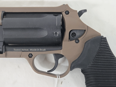 TAURUS Public Defender Judge Brown w/HiViz Sights, Rubber Grips .45LC/.410 Bore - Image 2 of 9