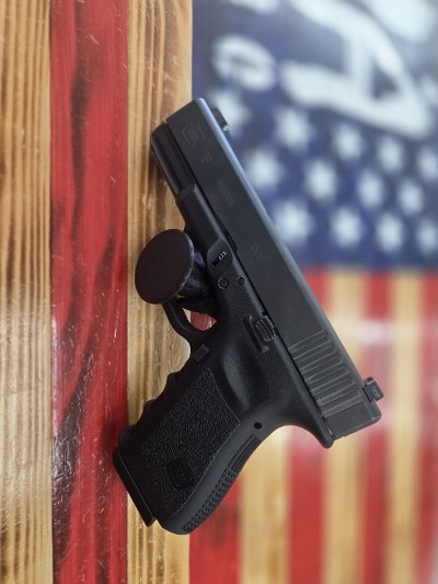 GLOCK GLOCK 19, Semi Auto Pistol, 4in, Black, 9mm, 2 OEM Magazine, OEM Case 9MM LUGER (9x19 PARA) - Image 2 of 2