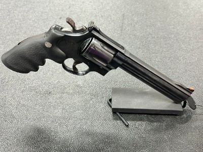 SMITH & WESSON 29-5 .44 MAGNUM - Image 4 of 8