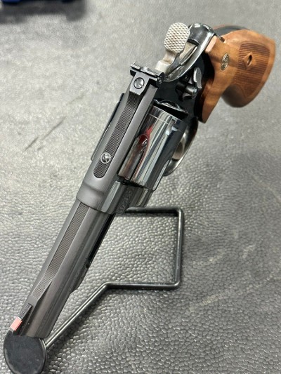 SMITH & WESSON 29-10 .44 MAGNUM - Image 8 of 11