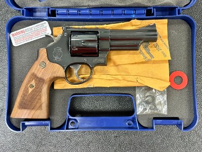 SMITH & WESSON 29-10 .44 MAGNUM - Image 2 of 11