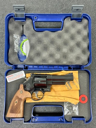 SMITH & WESSON 29-10 .44 MAGNUM - Image 1 of 11