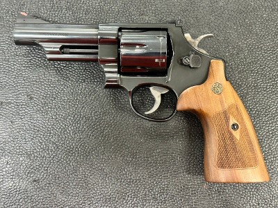 SMITH & WESSON 29-10 .44 MAGNUM - Image 3 of 11