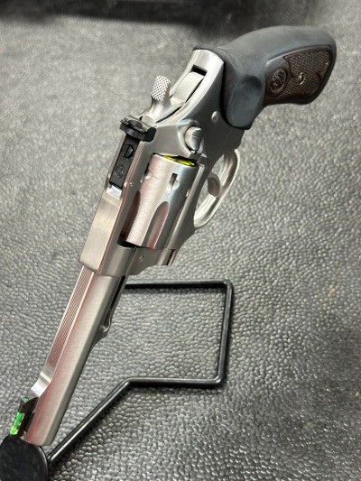 RUGER SP-101 (05765) .22 LR - Image 8 of 11