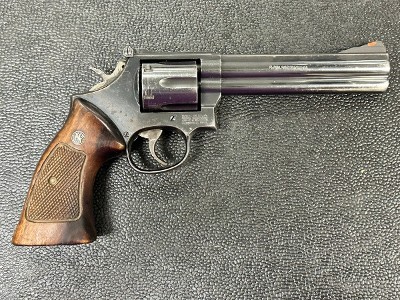 SMITH & WESSON M586-1 .357 MAG - Image 2 of 11