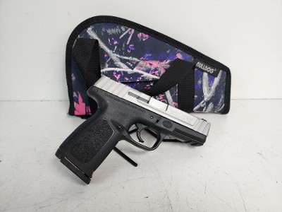 SMITH & WESSON SD9 VE 9MM LUGER (9x19 PARA) - Image 1 of 12