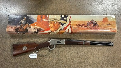 WINCHESTER 94 JOHN WAYNE COMMEMORATIVE .32-40 WIN