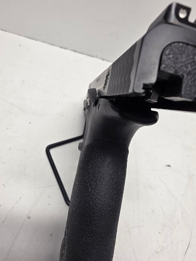 SMITH & WESSON M&P9 SHIELD 9MM LUGER (9x19 PARA) - Image 5 of 8