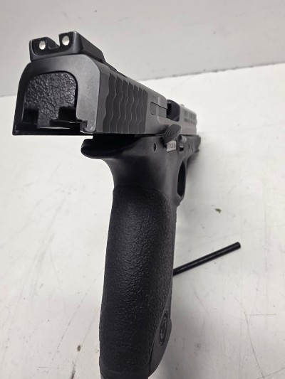 SMITH & WESSON M&P9 SHIELD 9MM LUGER (9x19 PARA) - Image 4 of 8