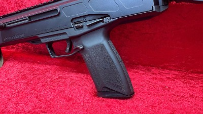 RUGER LC CARBINE 5.7X28MM - Image 5 of 17