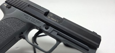 HECKLER & KOCH USP-45 .45 ACP - Image 7 of 10