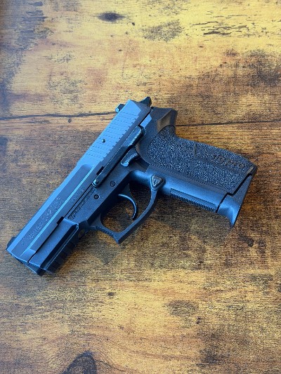 SIG SAUER E2022 .40 S&W - Image 2 of 2
