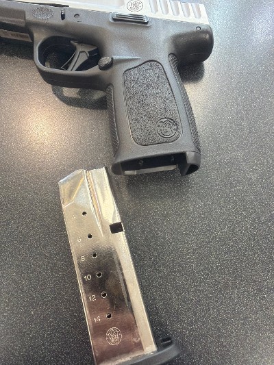 SMITH & WESSON SD40 2.0 .40 S&W - Image 7 of 10
